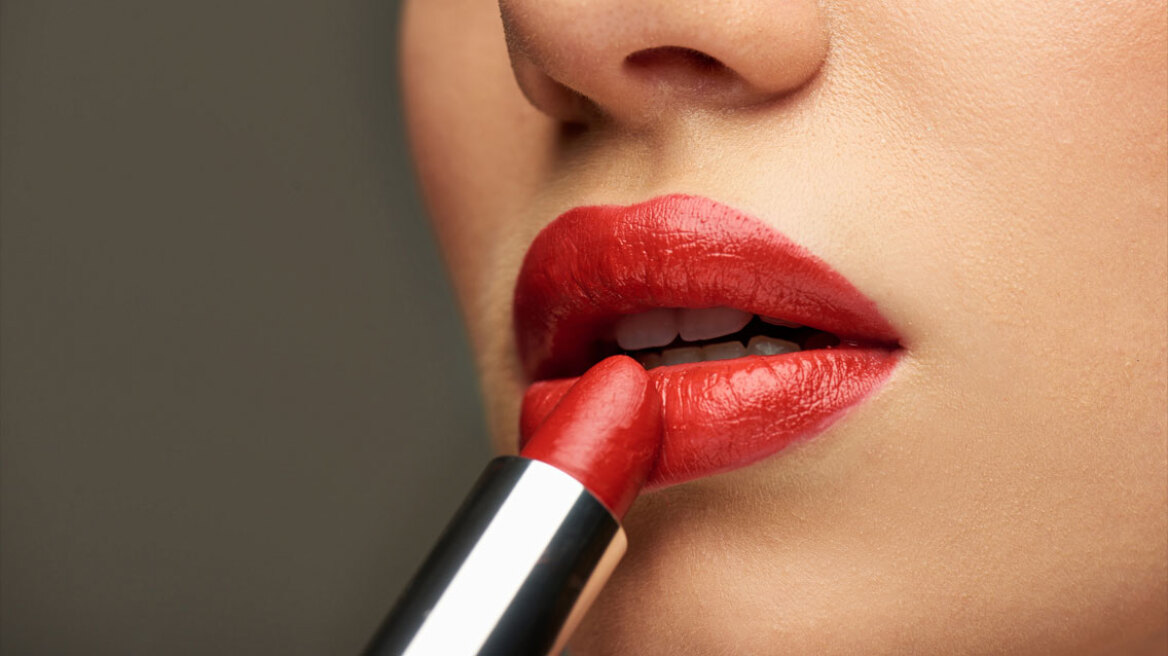 Το αηδιαστικό μυστικό πίσω από το κόκκινο κραγιόν – H startup που ανατρέπει τη βιομηχανία καλλυντικών