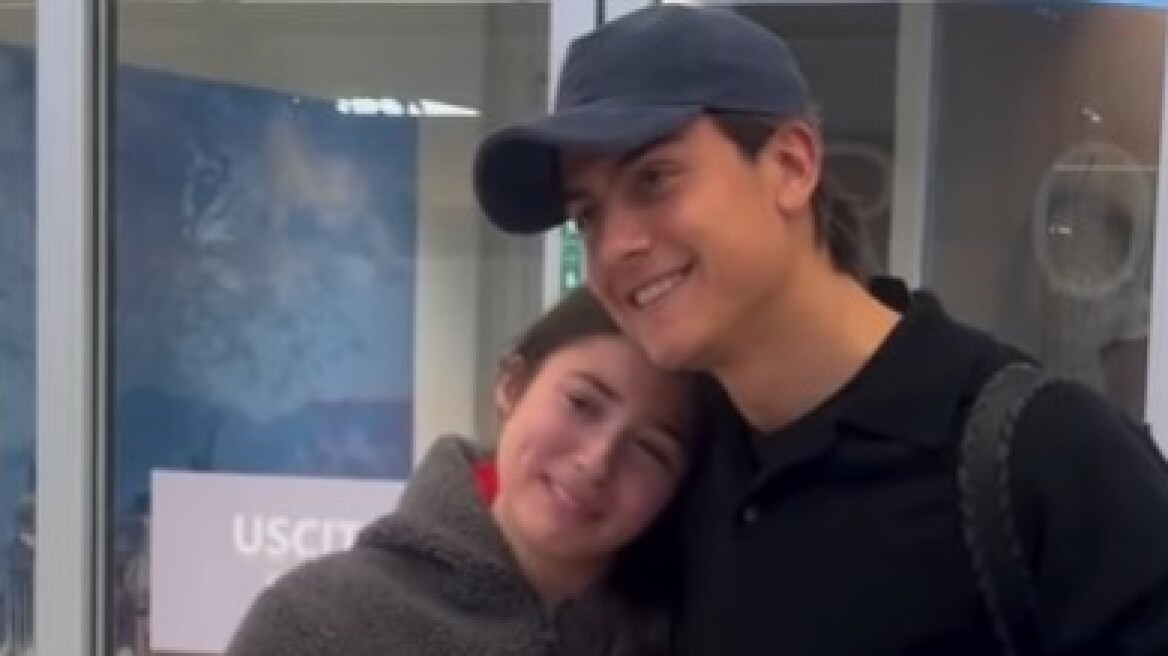 Θαυμάστρια έβαλε τα κλάματα όταν συνάντησε τον Ντιμπάλα - Βίντεο 