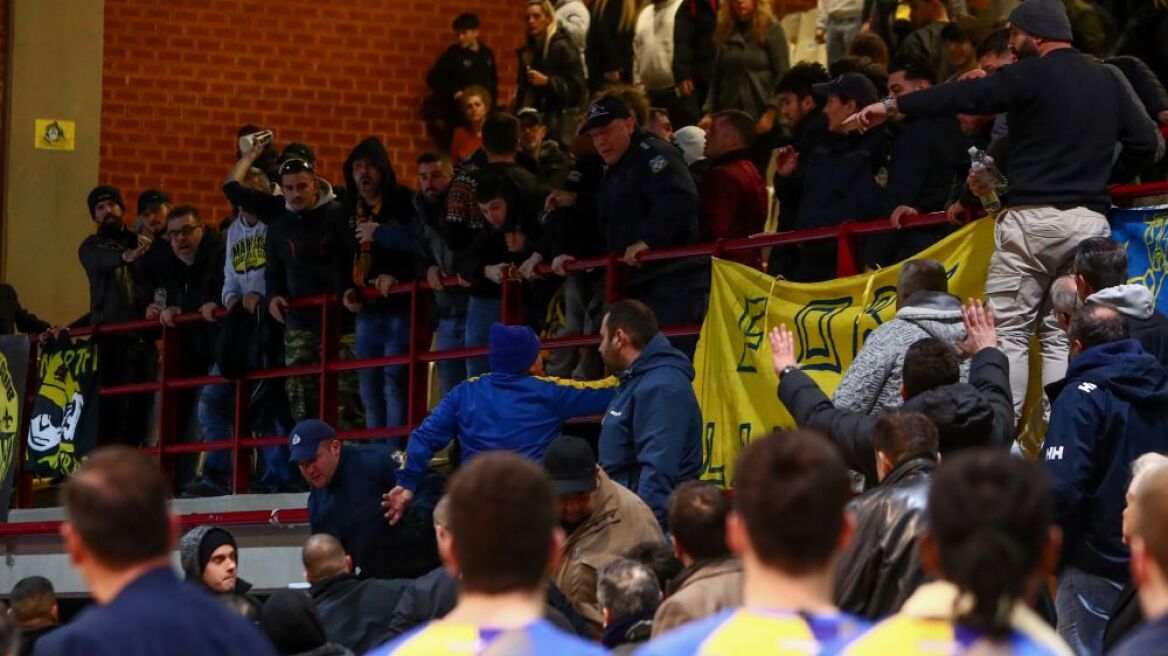 Η ΔΕΑΒ επέβαλε διετή αποκλεισμό από τα γήπεδα σε πέντε άτομα