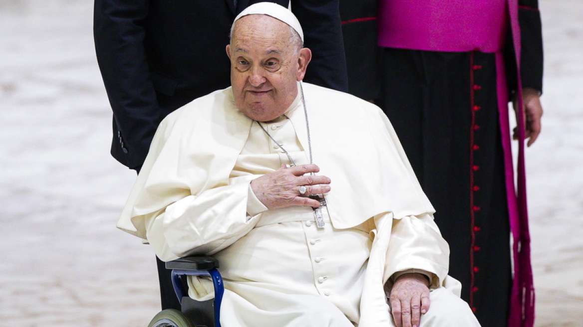 Σταθερή η κατάσταση του Πάπα Φραγκίσκου λέει το Βατικανό, μετά την αναπνευστική κρίση