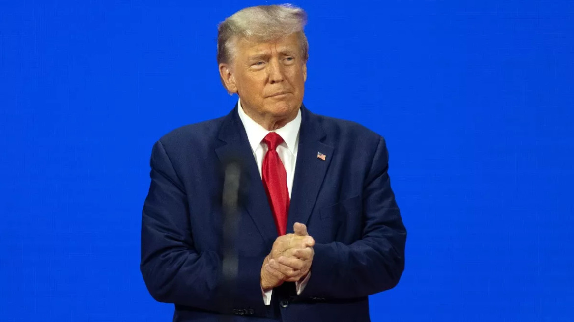 Ο Τραμπ δεν αμφιταλαντεύεται για την επιβολή δασμών, δήλωσε ο σύμβουλος Εμπορίου του Λευκού Οίκου 