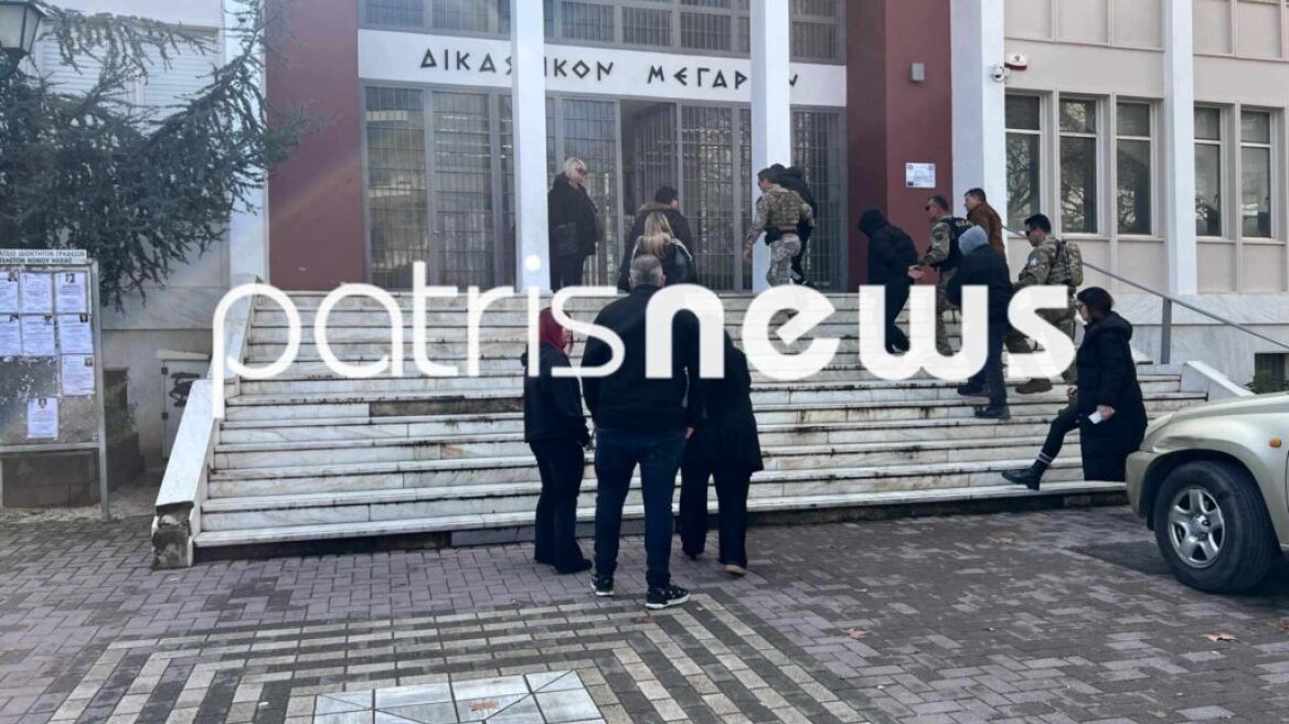 Πύργος: Συνελήφθησαν πατέρας και οι δύο γιοι του για κοκαΐνη και κατοχή όπλων