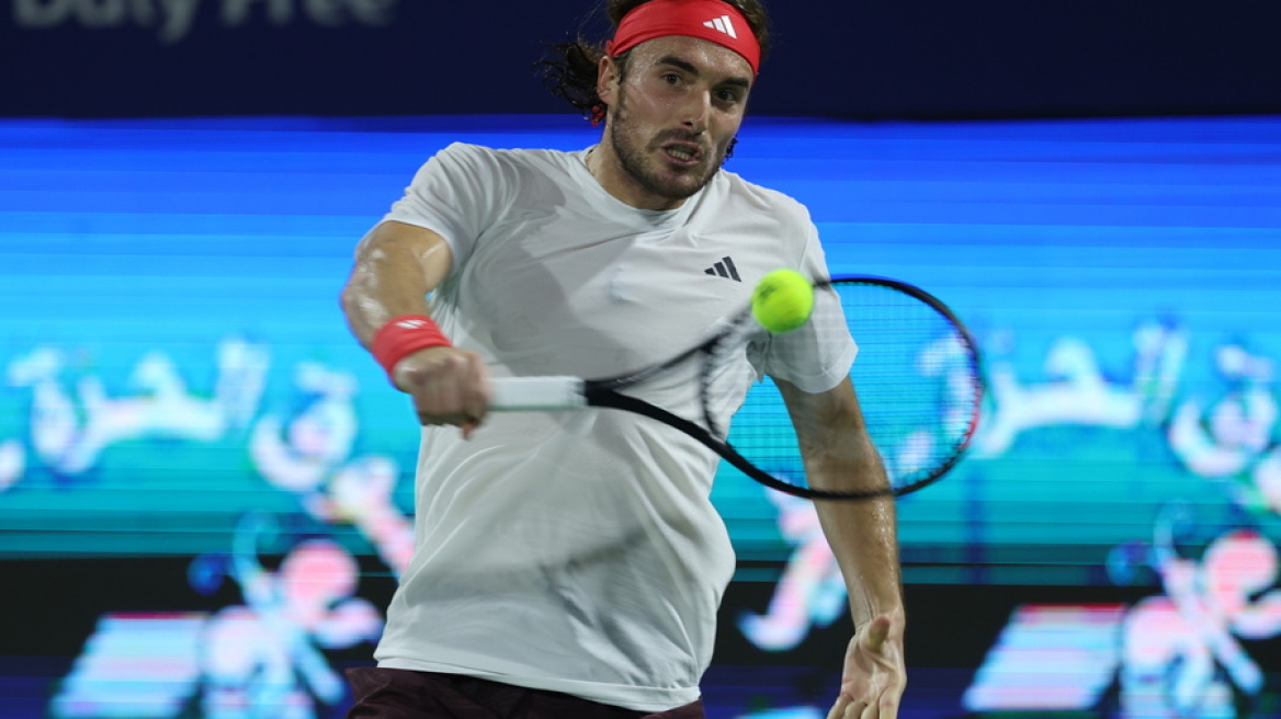 Στέφανος Τσιτσιπάς: Η νέα ρακέτα που τον οδήγησε στον τελικό στο Ντουμπάι και ο λόγος της αλλαγής