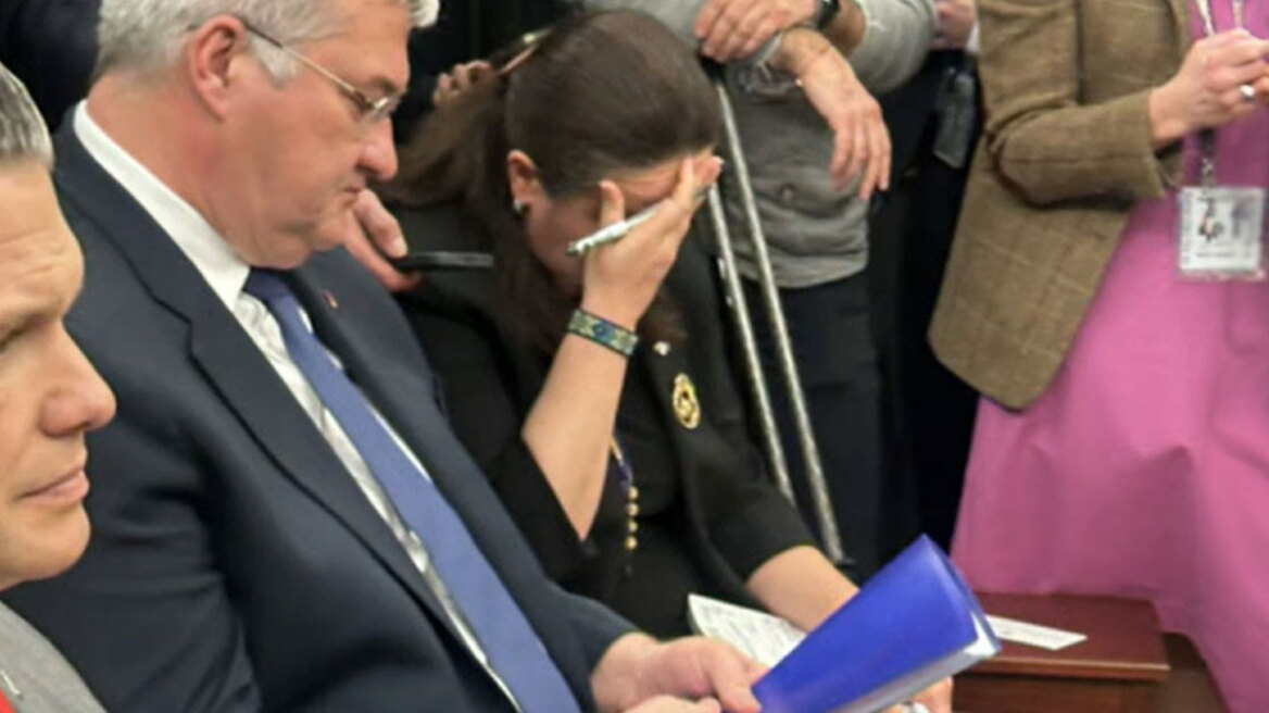 Η viral αντίδραση της Ουκρανής πρέσβειρας στον ταραχώδη διάλογο Τραμπ με Ζελένσκι - Δείτε βίντεο