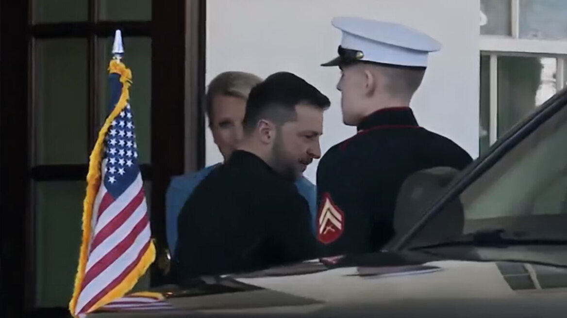 Η στιγμή που ο Ζελένσκι αποχωρεί άρον άρον από τον Λευκό Οίκο μετά την επίθεση Τραμπ - Δείτε βίντεο