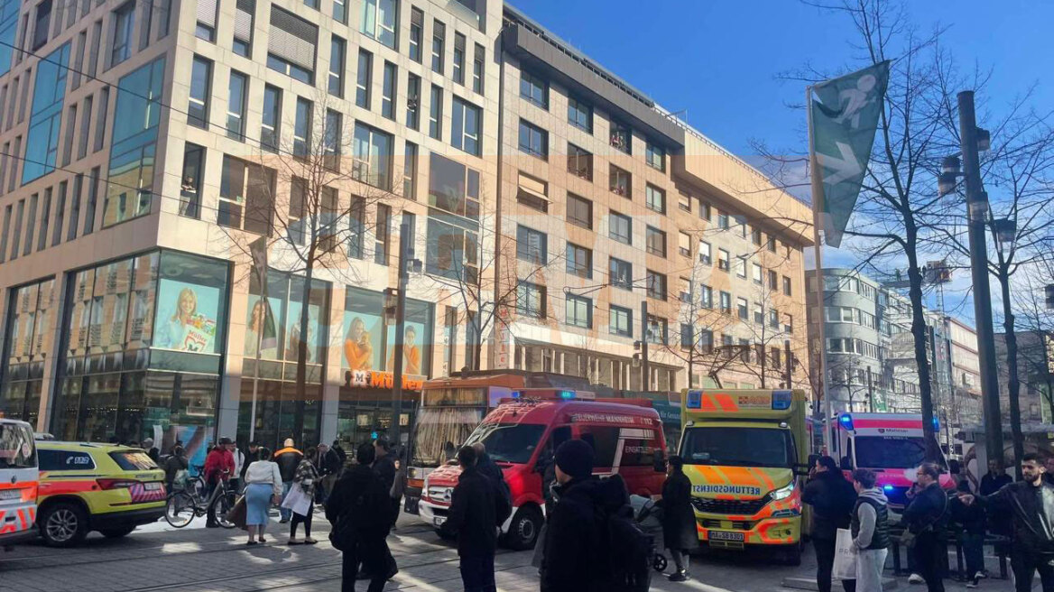 «Ο κόσμος ούρλιαζε, έτρεχε πανικόβλητος» - Ελληνίδα αυτόπτης μάρτυρας μιλά για το αυτοκίνητο που έπεσε στο πλήθος στο Μανχάιμ