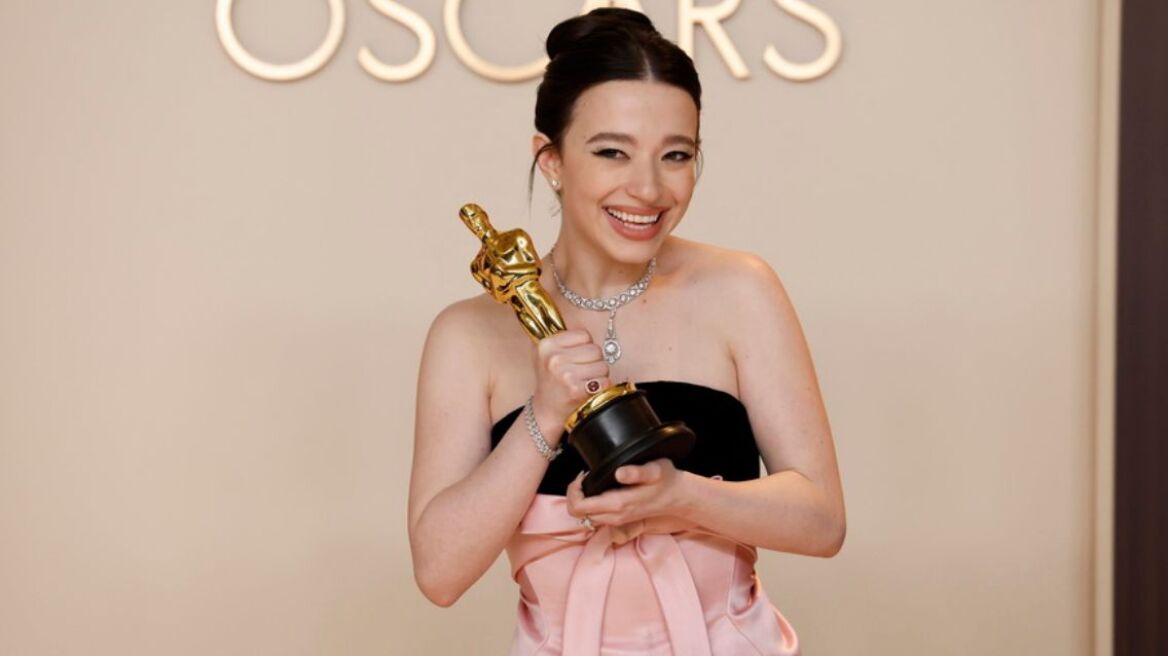 Μάικι Μάντισον: Ποια είναι η 25χρονη που κατάφερε να κατακτήσει το Όσκαρ Α' Γυναικείου Ρόλου