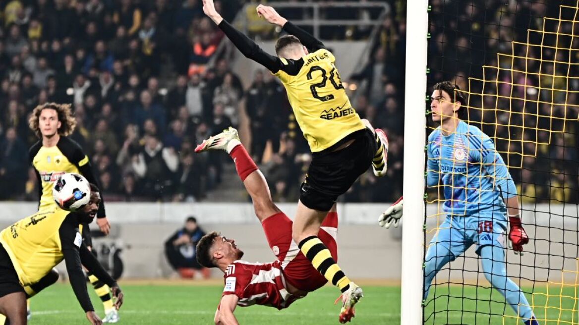 Βαλέρι: «Αποβολή του Μήτογλου για επικίνδυνο φάουλ στον Τζολάκη» - Δείτε βίντεο