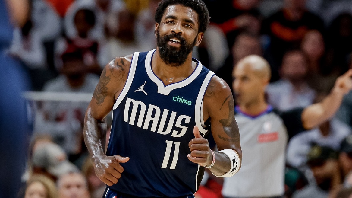 Ντάλας Μάβερικς: Ανησυχία από τον τραυματισμό του Ίρβινγκ στο γόνατο - Δείτε βίντεο