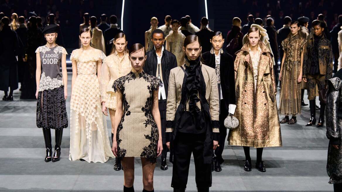 Once Upon a Time: Η εντυπωσιακή επίδειξη του οίκου Dior για τη σεζόν Φθινόπωρο/Χειμώνας 2025