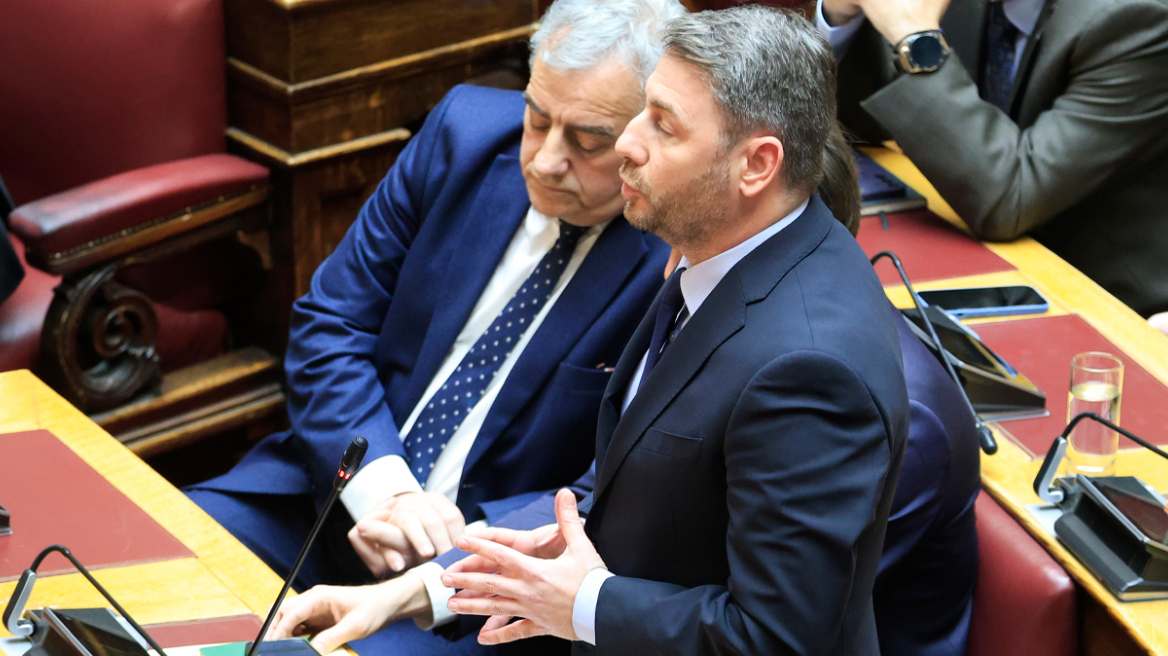 ΠΑΣΟΚ: Προσπαθεί να ηγηθεί της αντιπολίτευσης - Τι λέει η Χαριλάου Τρικούπη για ΣΥΡΙΖΑ, Νέα Αριστερά και Πλεύση Ελευθερίας