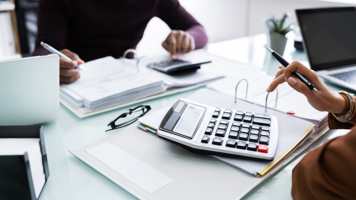 Omnibus: 42 νομικοί εμπειρογνώμονες προειδοποιούν για αγωγές στην κατάργηση των εταιρικών κλιματικών υποχρεώσεων