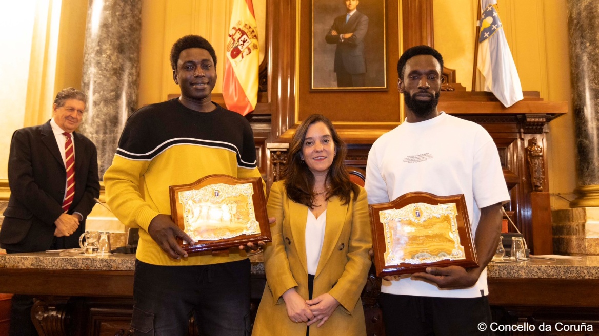 Ισπανία: Πόλη «υιοθέτησε» μετανάστες που προσπάθησαν να σώσουν άντρα από ομοφοβική επίθεση