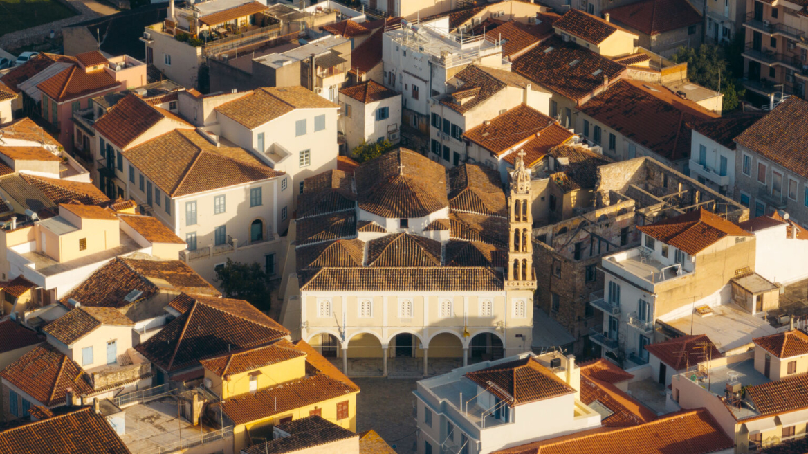 3 ανοιξιάτικα road trips από την Αθήνα, 3 playlists για τον δρόμο