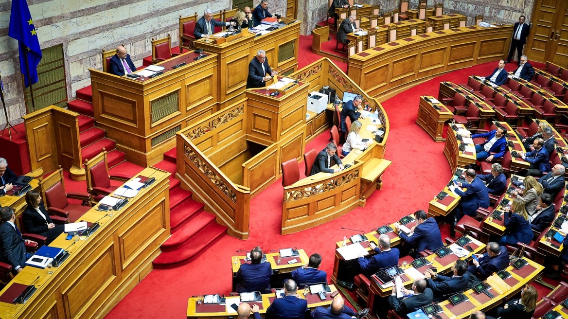 Βουλή: Με κόντρες, «συμμαχία προθύμων του μηδενισμού» και... Στάλιν η πρώτη ημέρα της πρότασης δυσπιστίας - Την Παρασκευή το βράδυ η ψηφοφορία