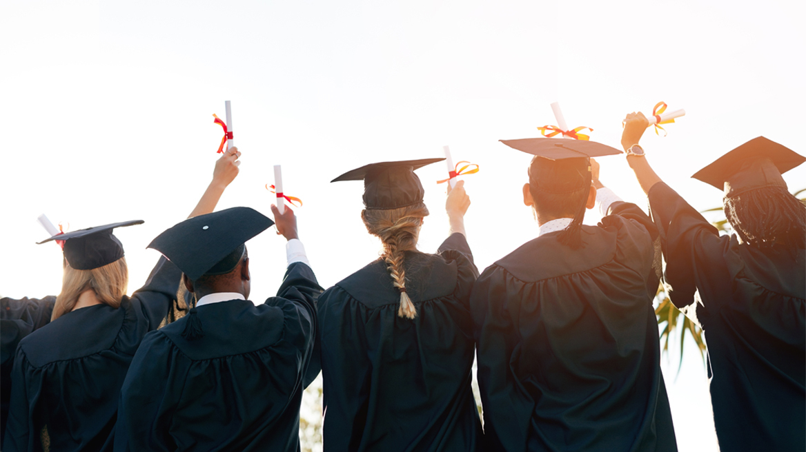 Μαθητής μήνυσε το σχολείο του γιατί πήρε πτυχίο ενώ δεν ξέρει να γράφει και να διαβάζει