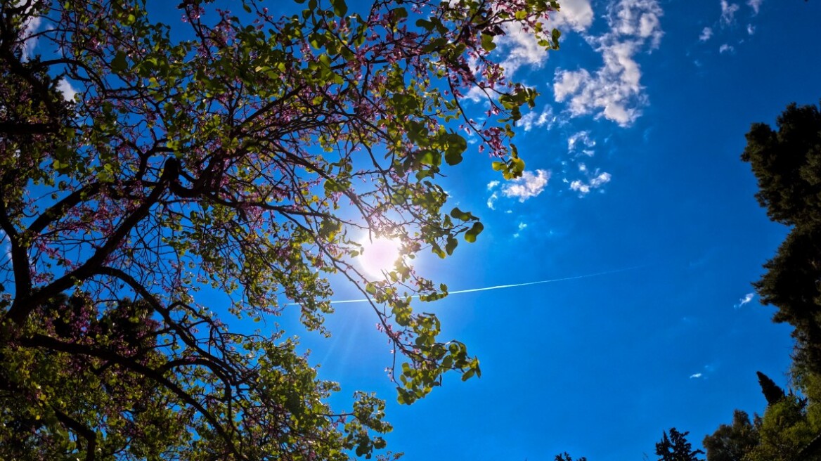 Ανεβαίνει και άλλο η θερμοκρασία σήμερα - Καλός καιρός σε όλη τη χώρα ο καιρός το Σαββατοκύριακο