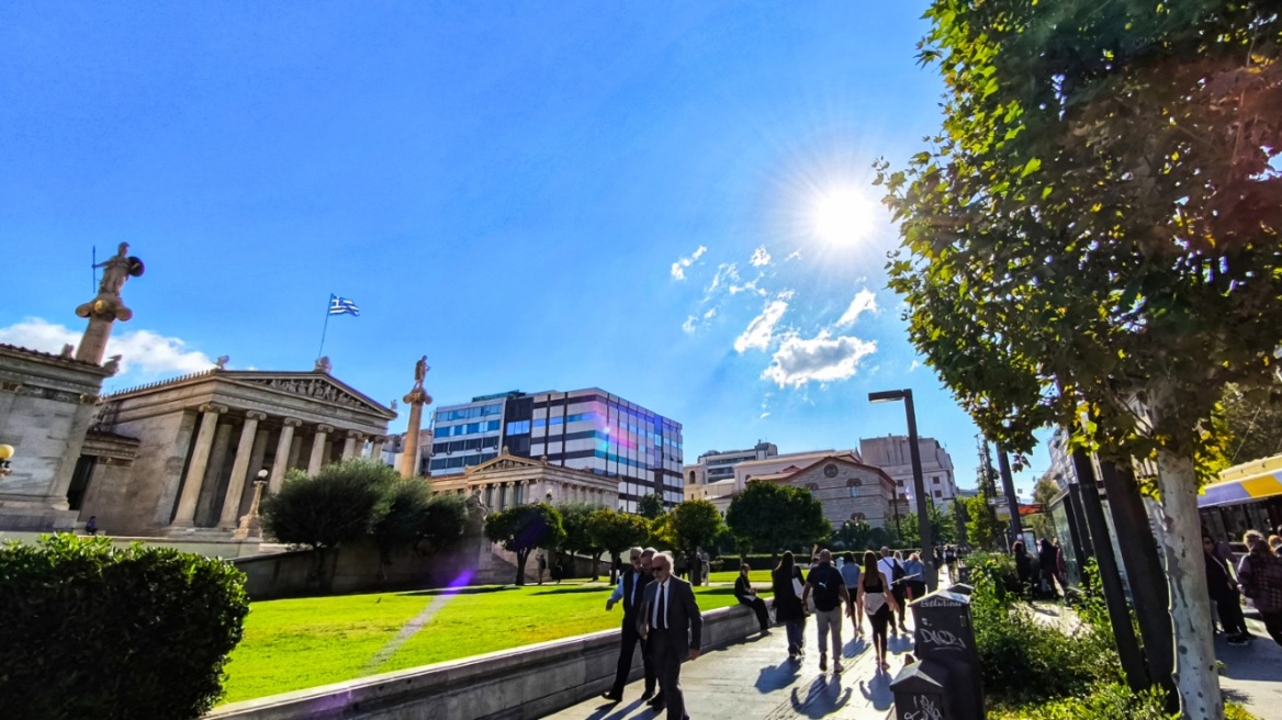 Καιρός: Ανοιξιάτικο Σαββατοκύριακο με τον υδράργυρο στους 20 βαθμούς 