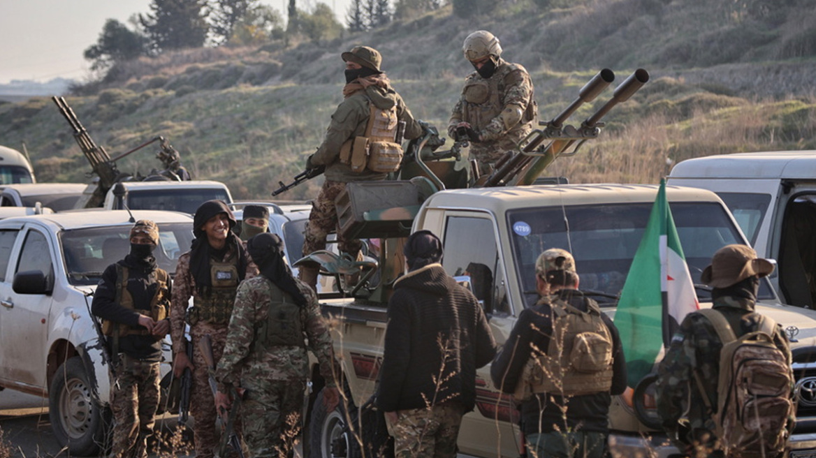 Το θανατηφόρο παζλ της Συρίας: Η επιστροφή των τζιχαντιστών, το πογκρόμ στις μειονότητες και οι βλέψεις του Ερντογάν