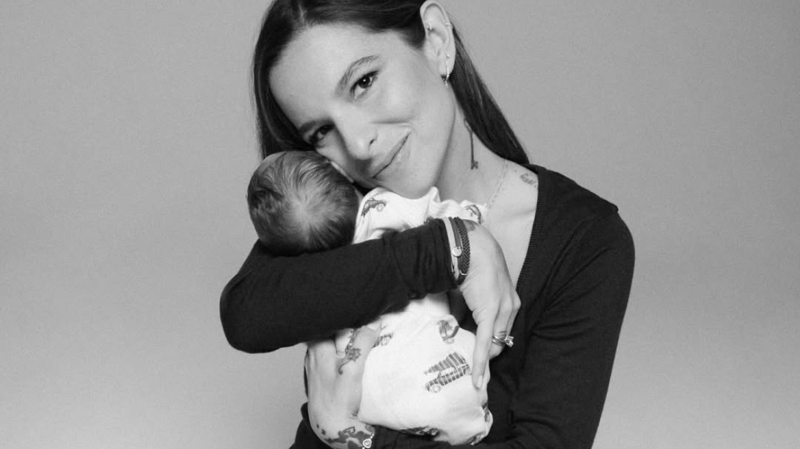 Εριέττα Κούρκουλου Λάτση: «Μια γυναίκα κρύβεται πίσω από όλους μας… θυμάστε;»