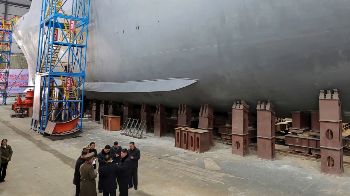 Ανησυχία σε ΗΠΑ και Νότια Κορέα για το πυρηνικό υποβρύχιο που κατασκευάζει ο Κιμ Γιονγκ Ουν 