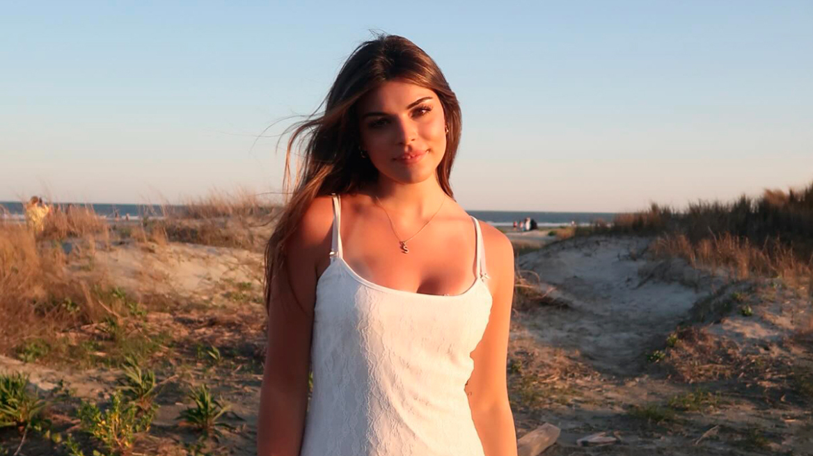 Η influencer που δέχτηκε «ραβασάκι» στο αεροδρόμιο αποκαλύπτει τι πραγματικά συνέβη με τον πιλότο