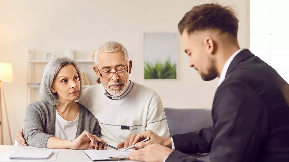 Όλα όσα πρέπει να γνωρίζετε για το ασφαλιστήριο υγείας πριν βάλετε την υπογραφή σας