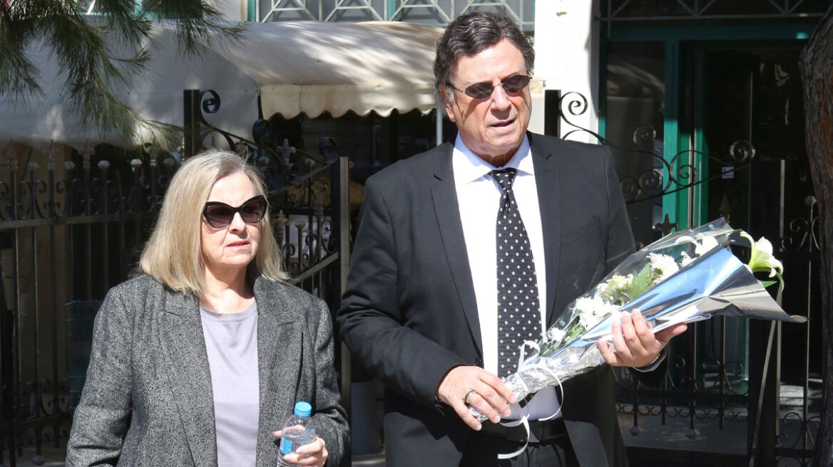 Ράνια Ιωαννίδου - Κηδεία: Οικογένεια, φίλοι και συνεργάτες αποχαιρέτησαν την ηθοποιό