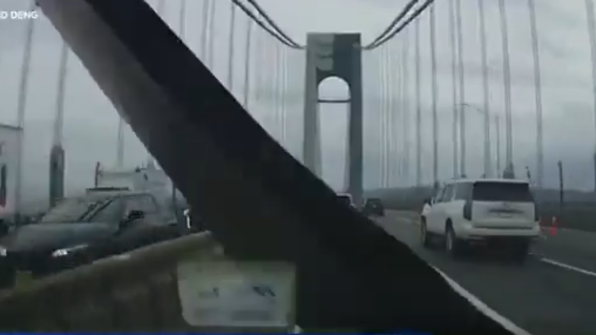 Νέα Υόρκη: Σανίδα έφυγε από φορτηγό και καρφώθηκε σε παρμπρίζ αυτοκινήτου