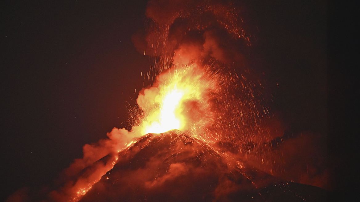 Έκρηξη ηφαιστείου στη Γουατεμάλα - Εκατοντάδες πολίτες εκκένωσαν τα σπίτια τους