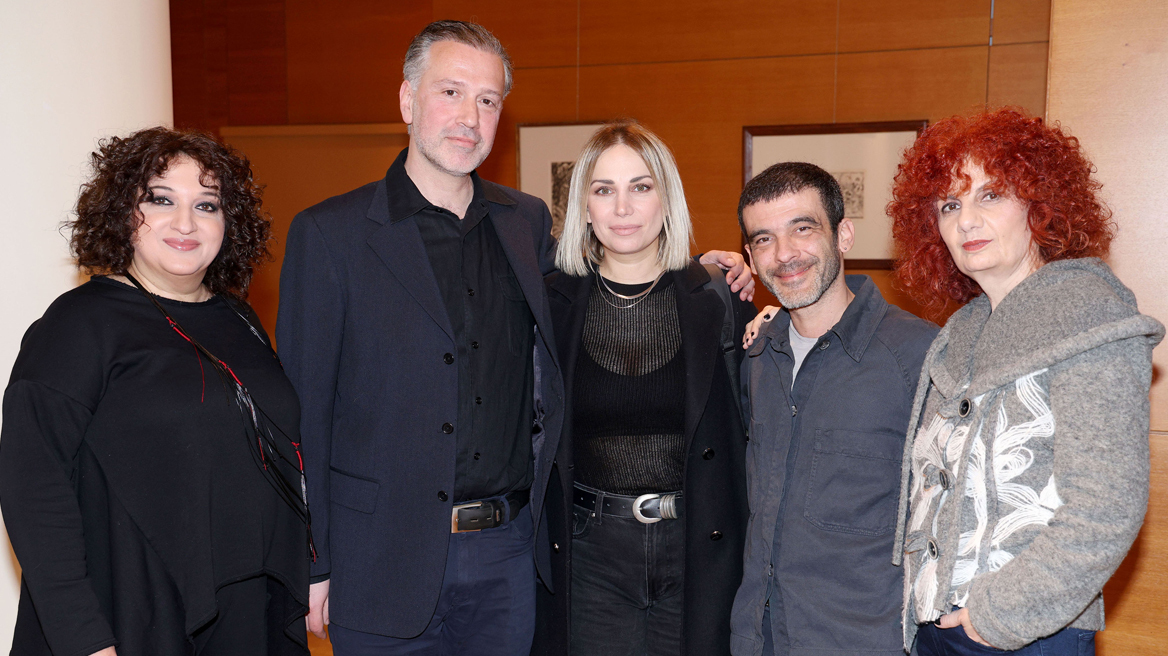 Καλλιτέχνες, επιχειρηματίες και δημοσιογράφοι στην παρουσίαση του βιβλίου του Δαμιανού Πάντα «Κόκκινο σύννεφο»