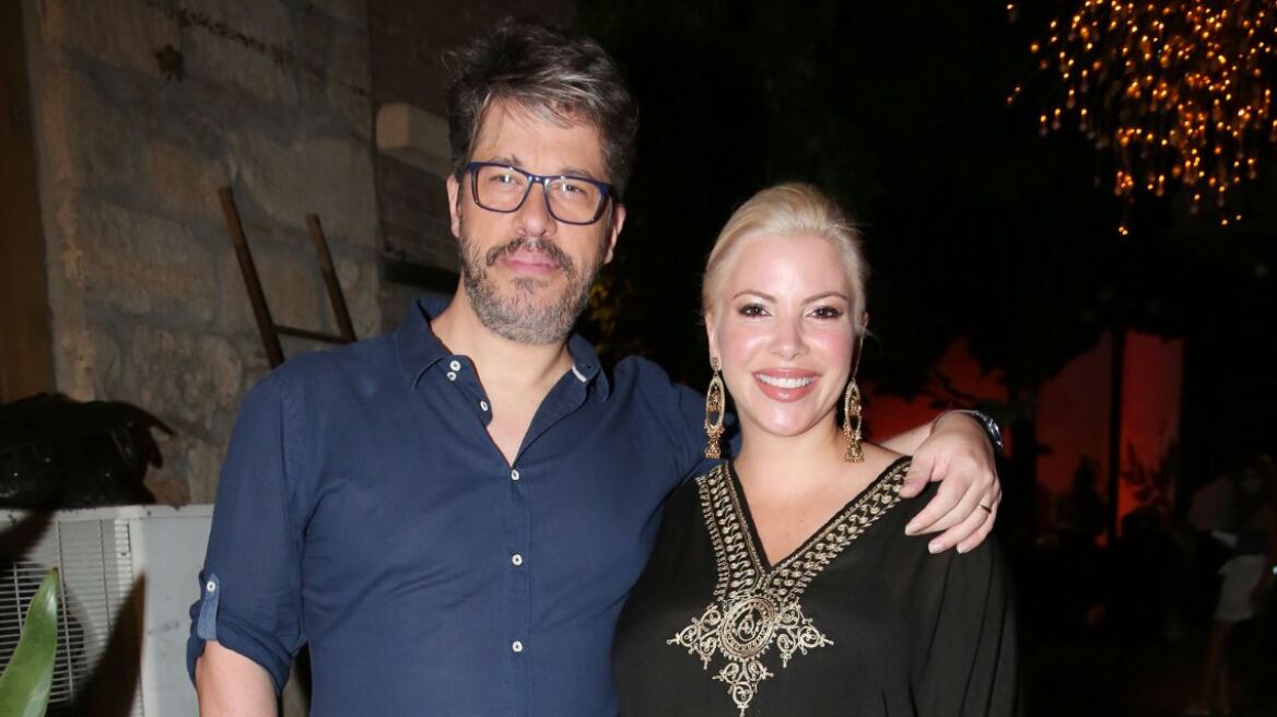 Χάρης Βαρθακούρης για τη σύζυγό του: Η θέση της Αντελίνας είναι στο σπίτι, γιατί οι κόρες μας την έχουν ακόμα ανάγκη