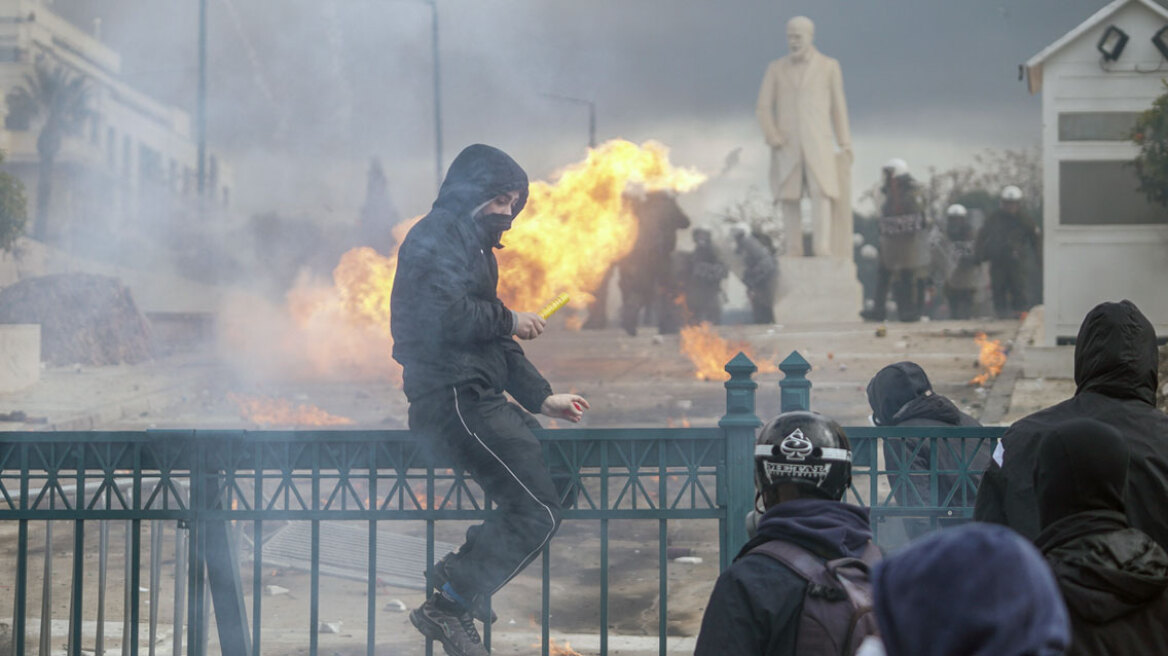 Η Αθήνα ανεβαίνει - Θα κάψουν πάλι οι μολότοφ την καρδιά της;