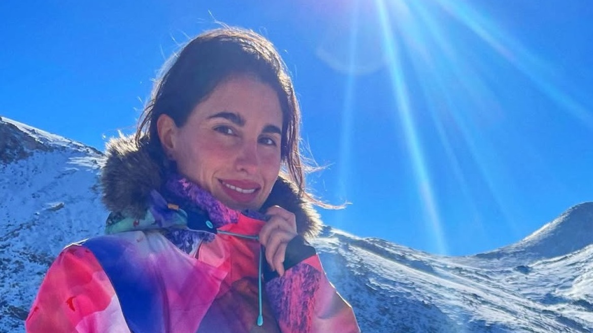 Παυλίνα Βουλγαράκη: Με τα αδέρφια και τον σύντροφό της στο κέντρο της Αθήνας (εικόνες)