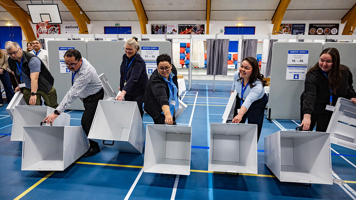 Γροιλανδία: Μαζική προσέλευση ψηφοφόρων στο μοναδικό εκλογικό κέντρο της πρωτεύουσας