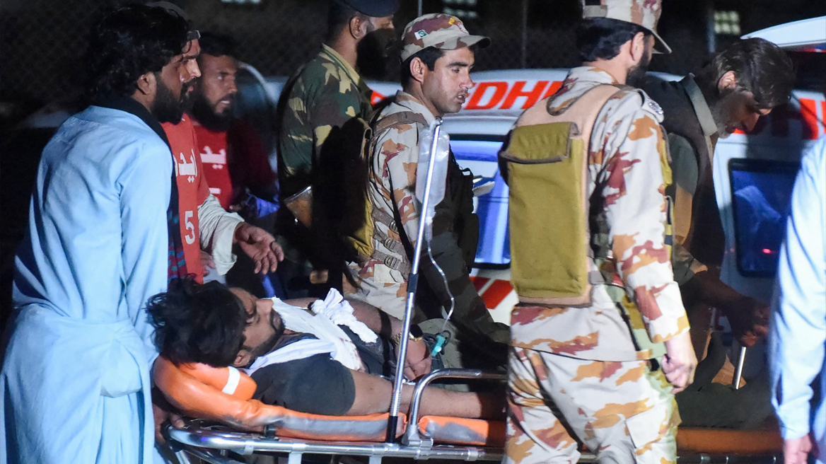 Αιματοχυσία στο Πακιστάν: Έληξε η ομηρία εκατοντάδων επιβατών τρένου, σκοτώθηκαν 33 ένοπλοι και 21 πολίτες