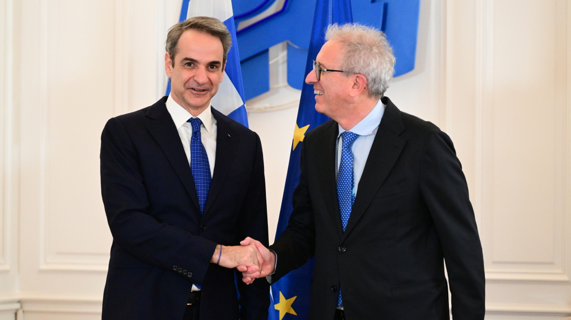 Συνάντηση Μητσοτάκη με τον επικεφαλής του ESM - Στο επίκεντρο οι προοπτικές της ελληνικής οικονομίας 