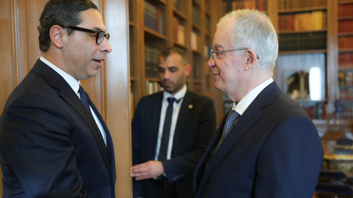 Συνάντηση Τασούλα με τον Κύπριο υπουργό Εξωτερικών Κωνσταντίνο Κόμπο