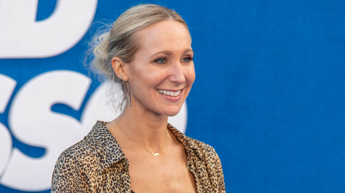 Η Νίκι Γκλέιζερ θα παρουσιάσει τις Χρυσές Σφαίρες για δεύτερη συνεχόμενη χρονιά