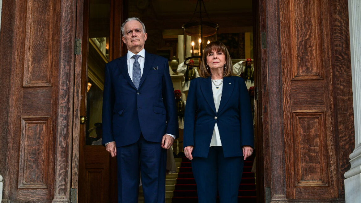 Κωνσταντίνος Τασούλας: Ορκίστηκε Πρόεδρος της Δημοκρατίας, παρέλαβε από τη Σακελλαροπούλου