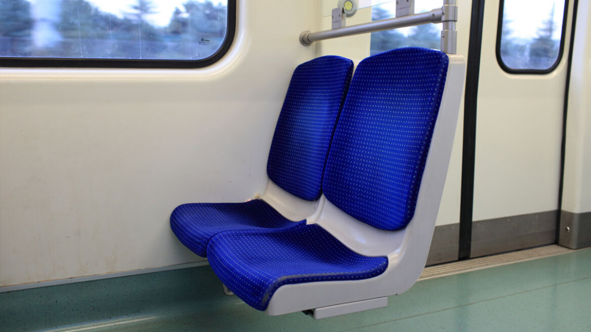 Τι μικρόβια κρύβει τελικά το Mετρό: Βιολόγος πήρε δείγμα και το έβαλε στο μικροσκόπιο (vid)