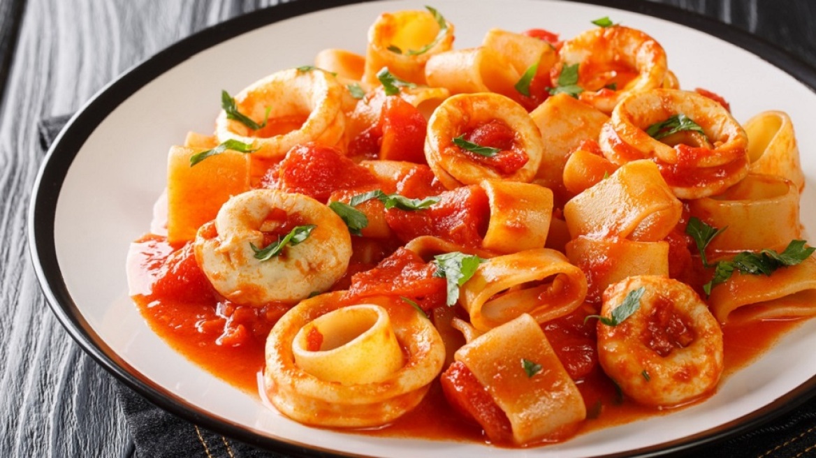 Καλαμαράκια ή μύδια; Τι προτιμούν οι αναγνώστες του Cantina για τη νηστεία;