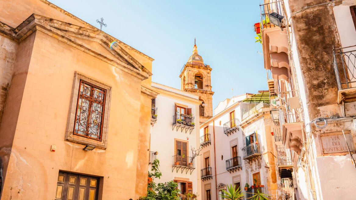 Διακοπές με ένα ευρώ: Το διαφημιστικό τρικ που σκέφτηκε μια πόλη της Σικελίας για να προσελκύσει τουρίστες