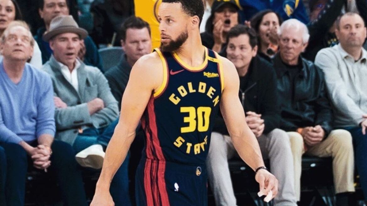 O Στεφ Κάρι έγραψε ξανά ιστορία στην τρίποντη «καταιγίδα» των Γουόριορς για τη νίκη επί των Κινγκς