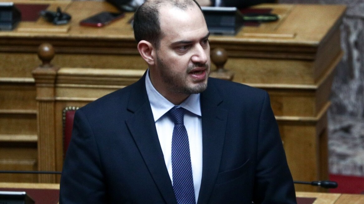 Φορολογικές δηλώσεις, τεκμήρια και φοροελαφρύνσεις: τα «μέτωπα» για τον Γιώργο Κώτσηρα