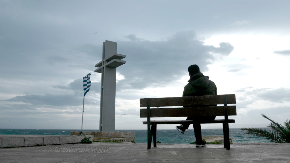 Καιρός: Χειμώνας για άλλες 24 ώρες - Απαγορευτικό απόπλου σε Πειραιά, Ραφήνα και Λαύριο