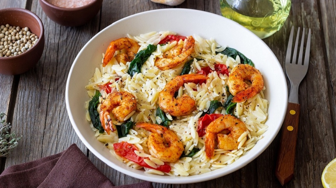 Σέσκουλα, γαρίδες και σπανάκι θριαμβεύουν στο τραπέζι: Ένα μενού για όλο το Σαββατοκύριακο