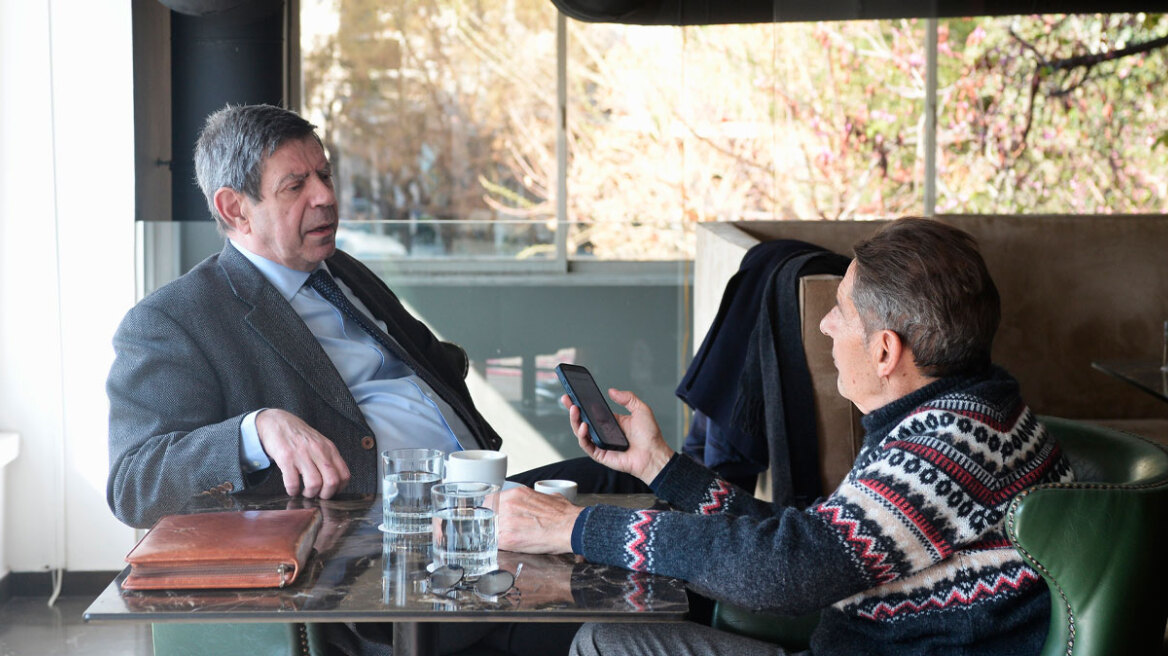 Ο καθηγητής Κώστας Κωστής στον Δανίκα: «Η Επανάσταση του 1821 έχει πολλά σκοτεινά σημεία»