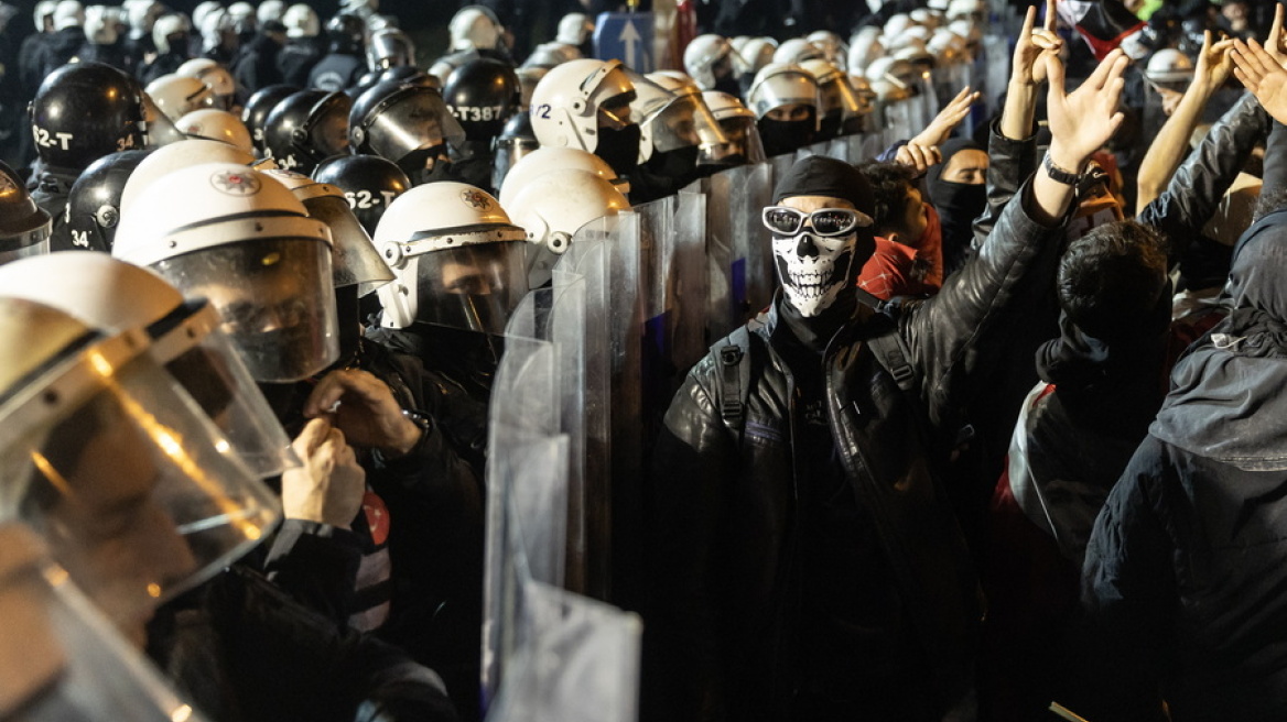 Δικαστής στην Τουρκία διέταξε την προφυλάκιση φωτορεπόρτερ του AFP για συμμετοχή σε διαδήλωση