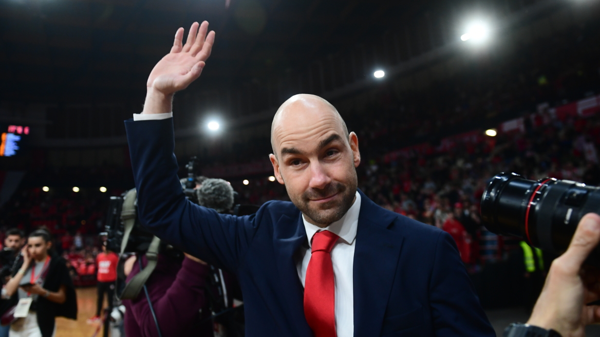 Αποθεώθηκε από τον κόσμο του Ολυμπιακού στην επιστροφή του στο ΣΕΦ ο Σπανούλης - Βίντεο, φωτογραφίες 